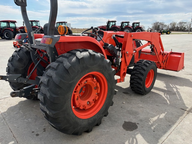 2017 Kubota MX5200HST Tractor