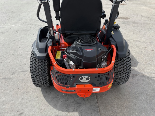 2023 Kubota Z422KW-54 Mower/Zero Turn