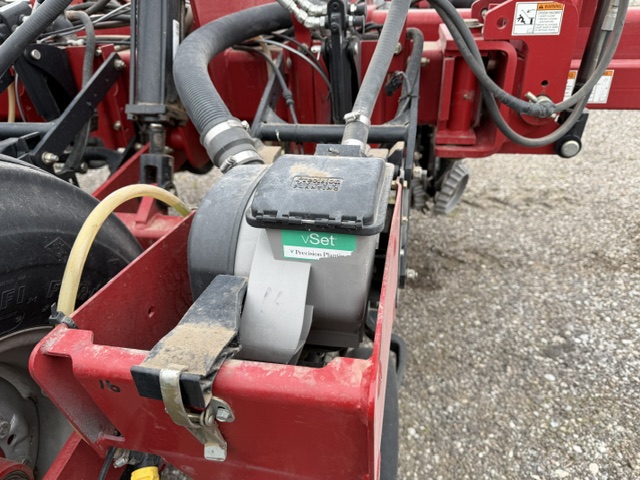 2009 Case IH 1250 16R30 Planter