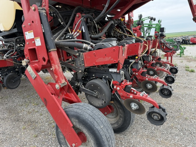 2009 Case IH 1250 16R30 Planter