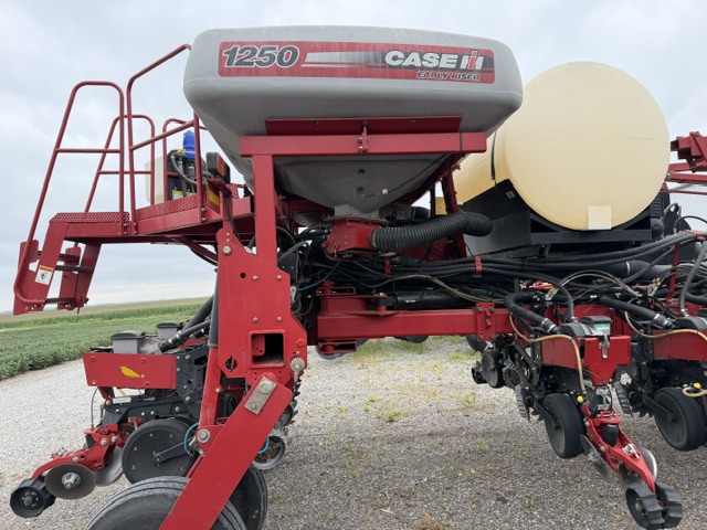 2009 Case IH 1250 16R30 Planter