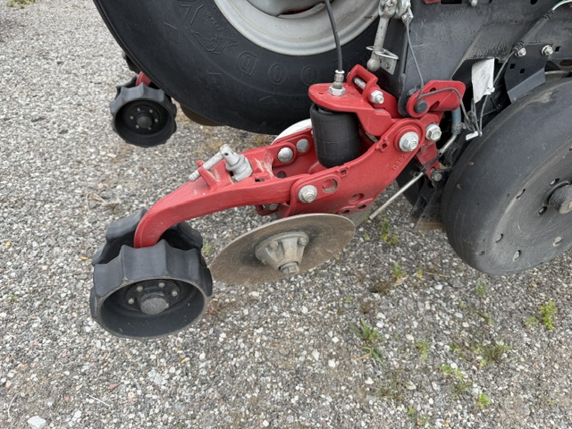 2009 Case IH 1250 16R30 Planter