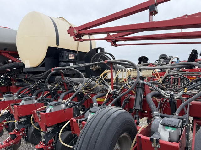 2009 Case IH 1250 16R30 Planter