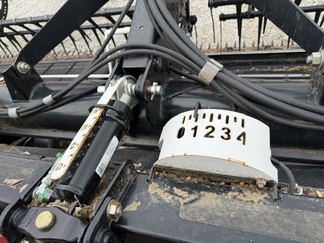2016 MacDon FD75 Header Draper