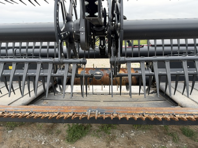 2021 MacDon FD140 FLEXDRPR Header Draper