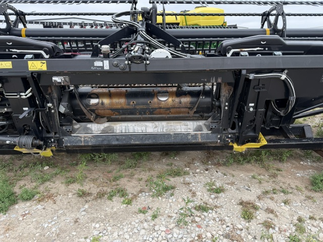 2021 MacDon FD140 FLEXDRPR Header Draper