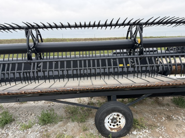 2021 MacDon FD140 FLEXDRPR Header Draper