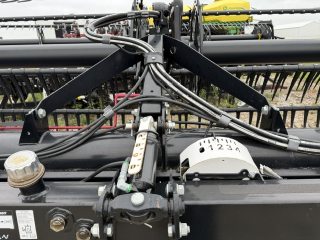 2021 MacDon FD140 FLEXDRPR Header Draper
