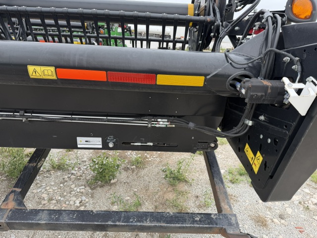 2021 MacDon FD140 FLEXDRPR Header Draper