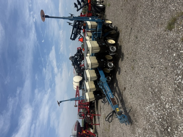 1994 Kinze 2000 Planter