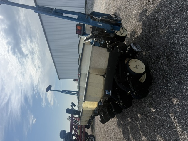 1994 Kinze 2000 Planter