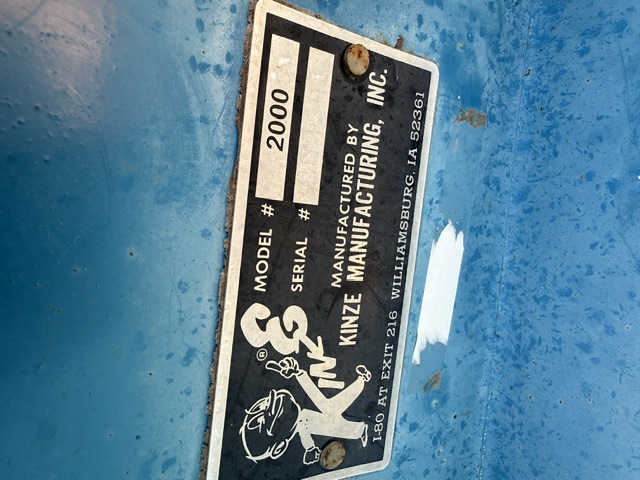 1994 Kinze 2000 Planter