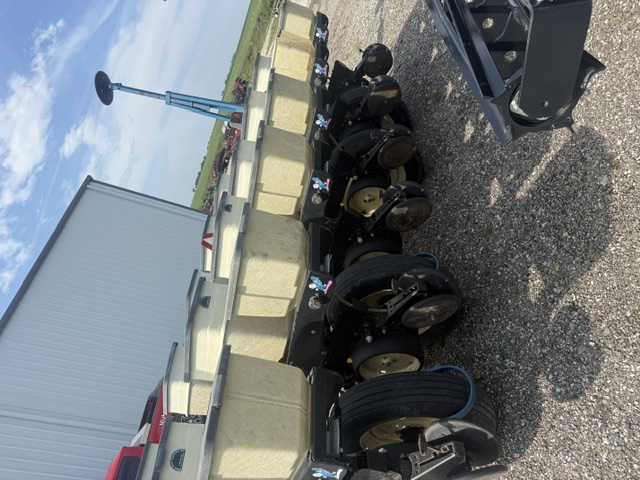1994 Kinze 2000 Planter