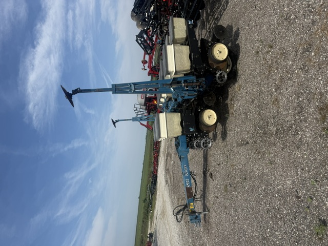 1994 Kinze 2000 Planter