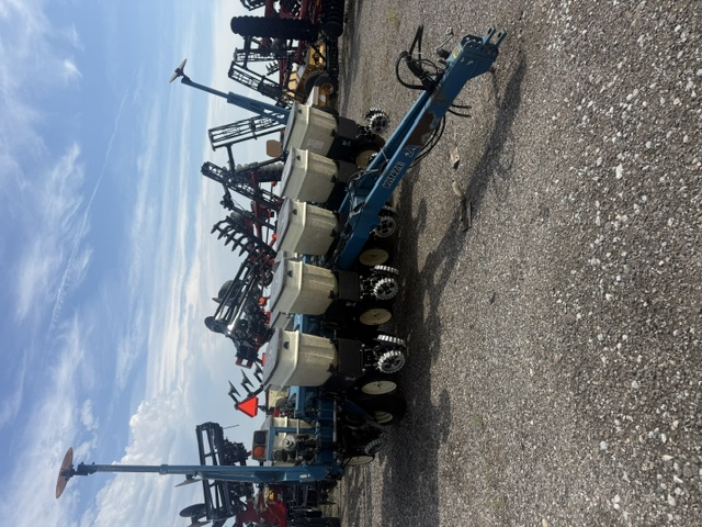 1994 Kinze 2000 Planter
