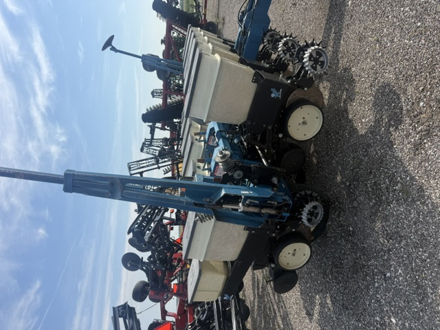 1994 Kinze 2000 Planter