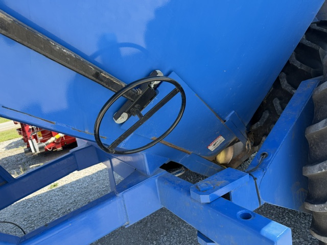 2018 J&M 1401-22 Grain Cart
