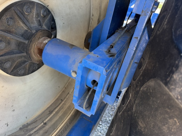 2018 J&M 1401-22 Grain Cart