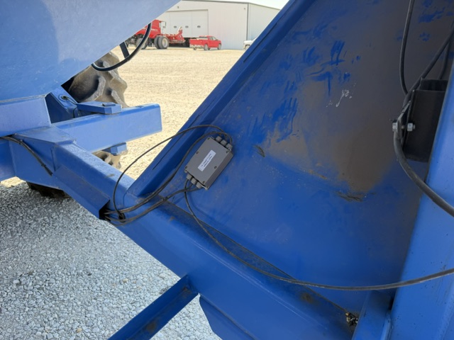 2018 J&M 1401-22 Grain Cart