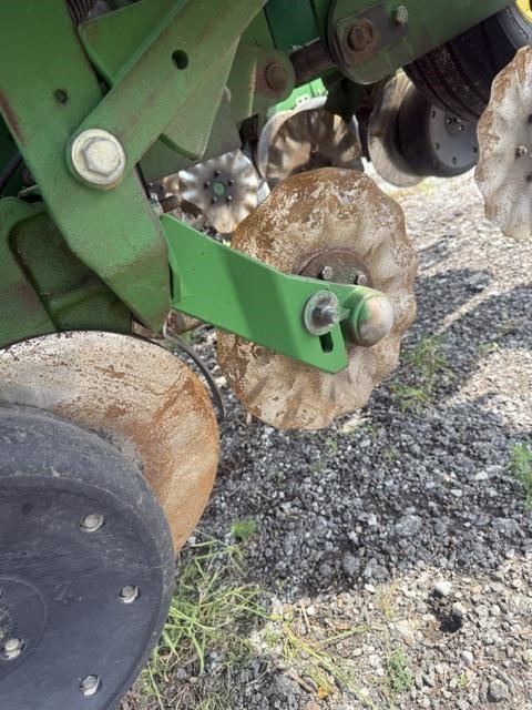2006 John Deere 1790 Planter