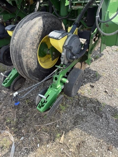 2006 John Deere 1790 Planter