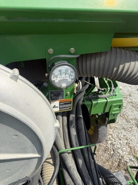 2006 John Deere 1790 Planter