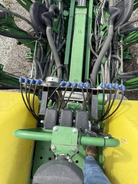 2006 John Deere 1790 Planter