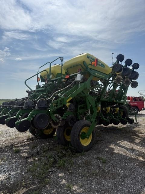 2006 John Deere 1790 Planter