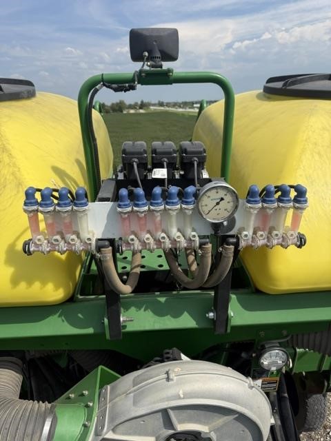2006 John Deere 1790 Planter