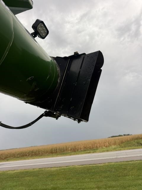 2004 Brent 880 Grain Cart