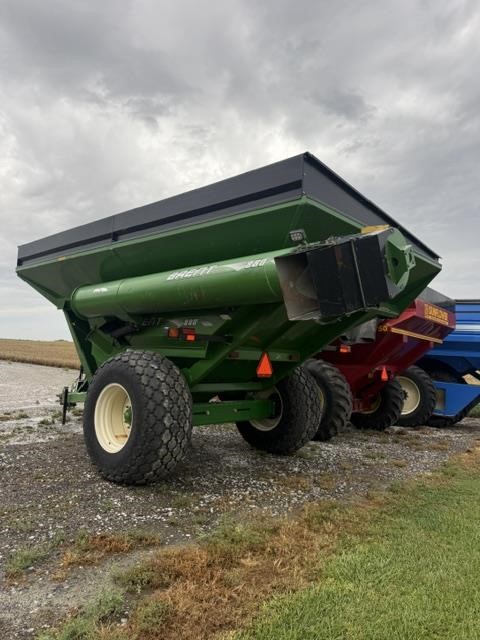 2004 Brent 880 Grain Cart