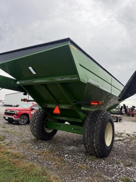 2004 Brent 880 Grain Cart