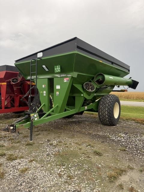 2004 Brent 880 Grain Cart