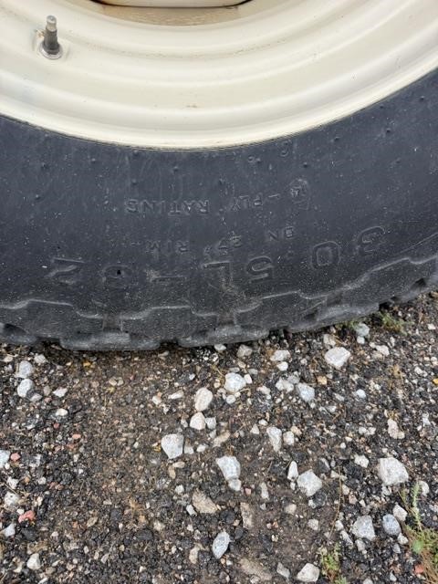 2004 Brent 880 Grain Cart