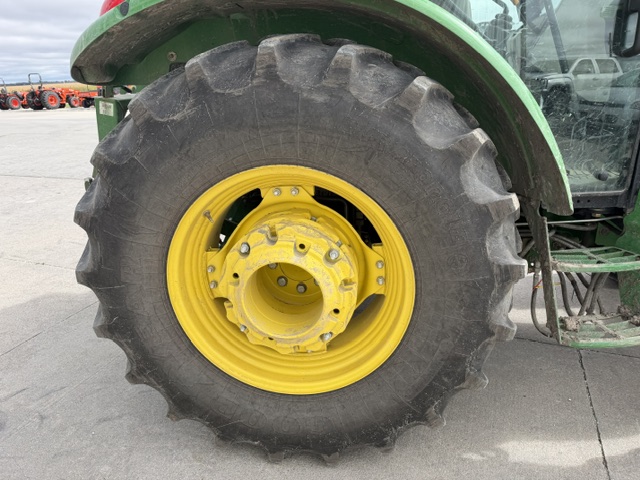 2013 John Deere 5093E Tractor