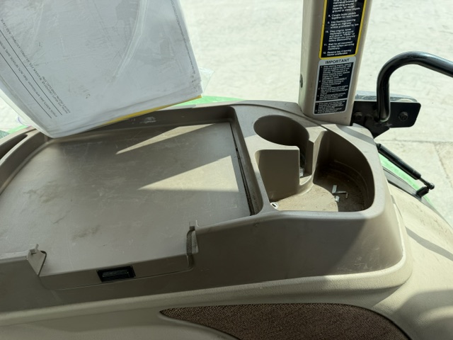 2013 John Deere 5093E Tractor