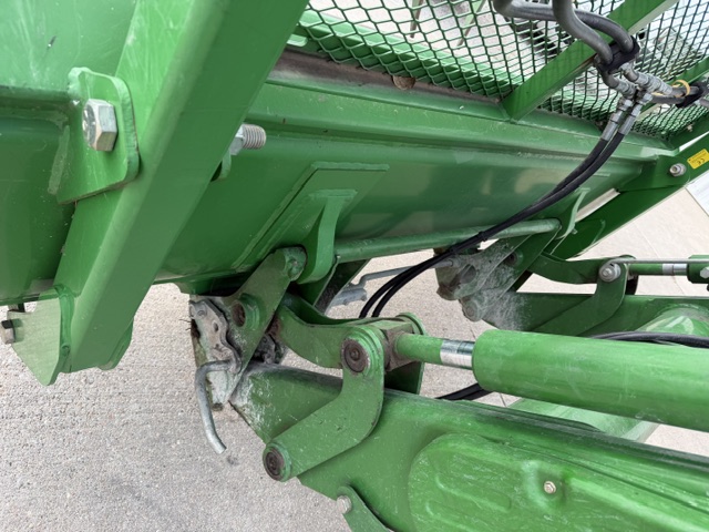 2013 John Deere 5093E Tractor