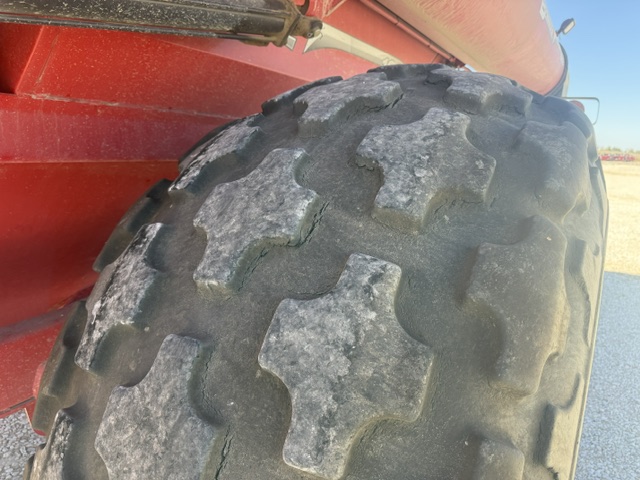 2014 Brent 1082 Grain Cart