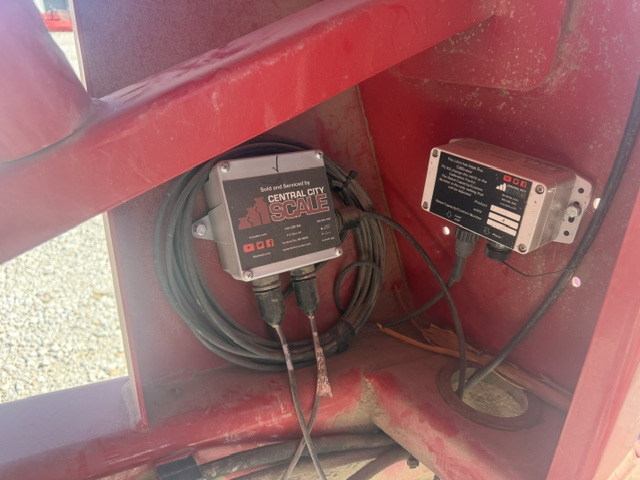 2014 Brent 1082 Grain Cart