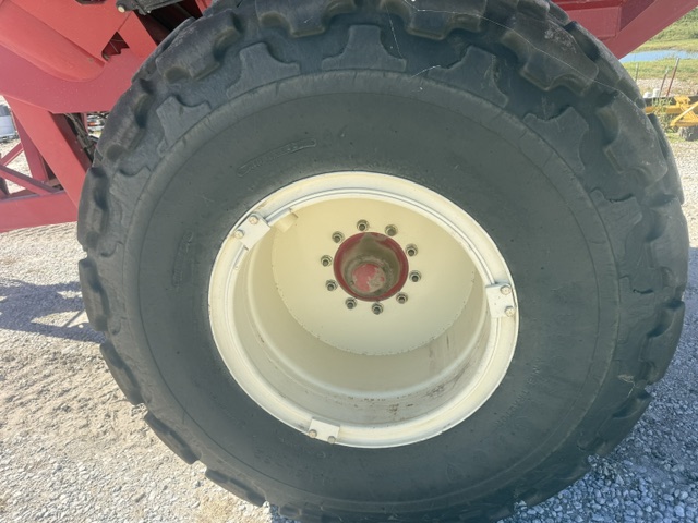2014 Brent 1082 Grain Cart