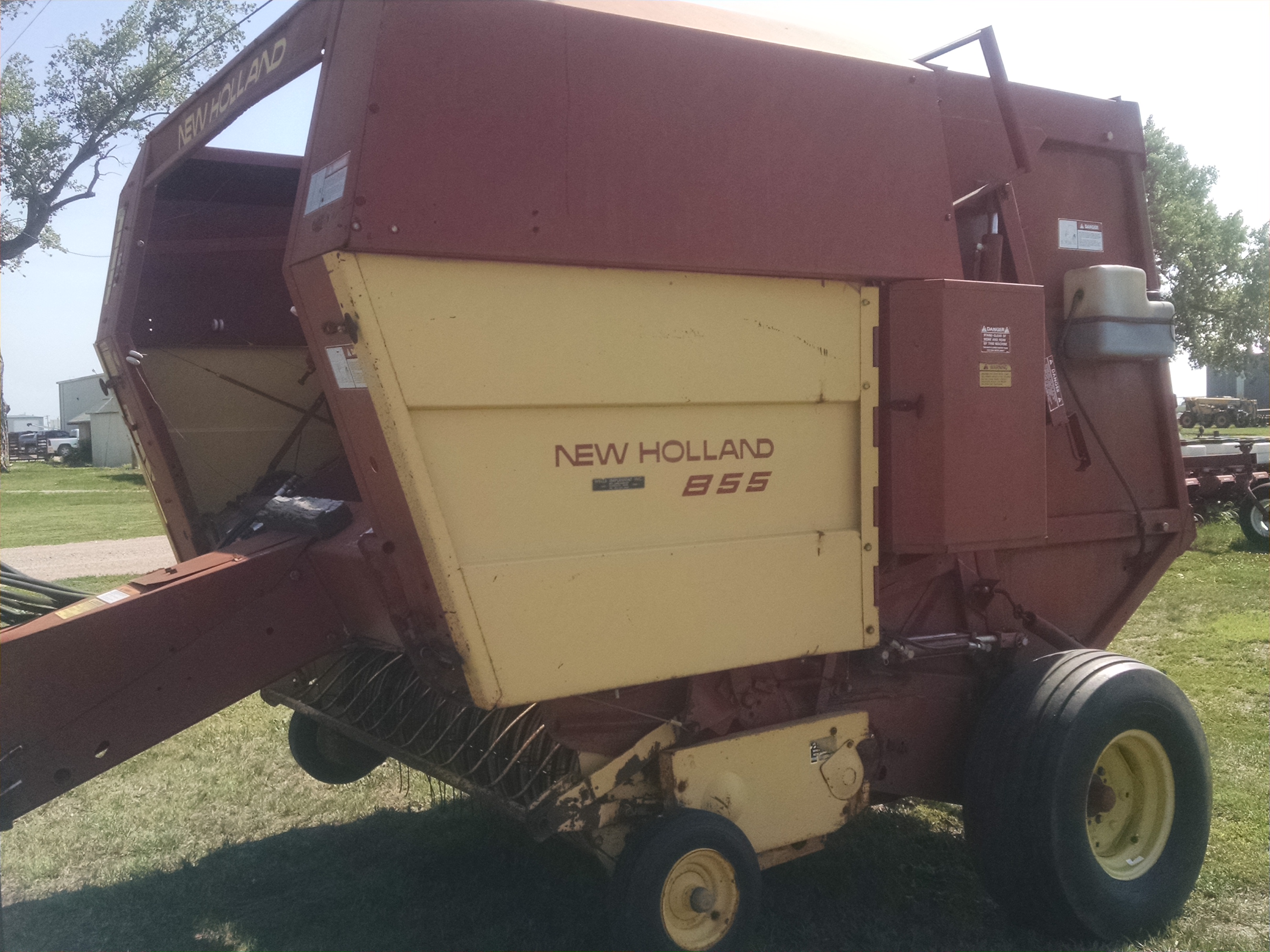 1990 New Holland 855 Baler/Round