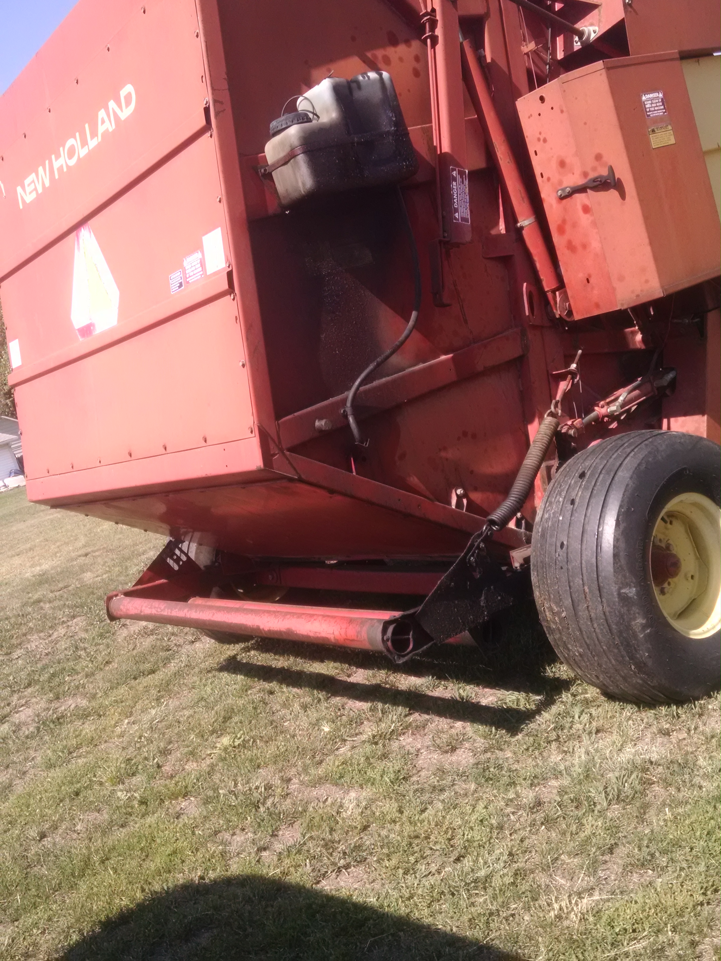 1990 New Holland 855 Baler/Round