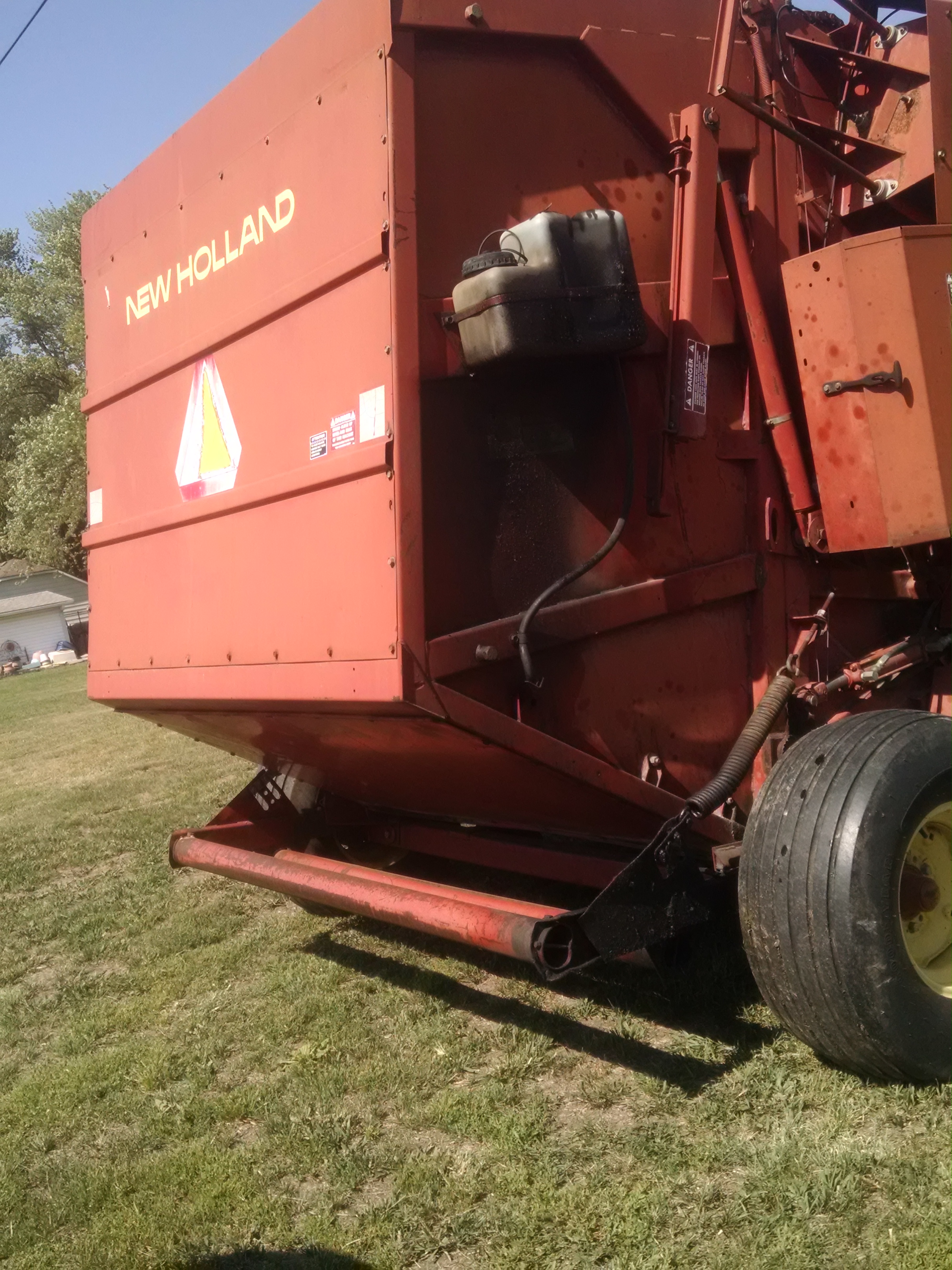 1990 New Holland 855 Baler/Round