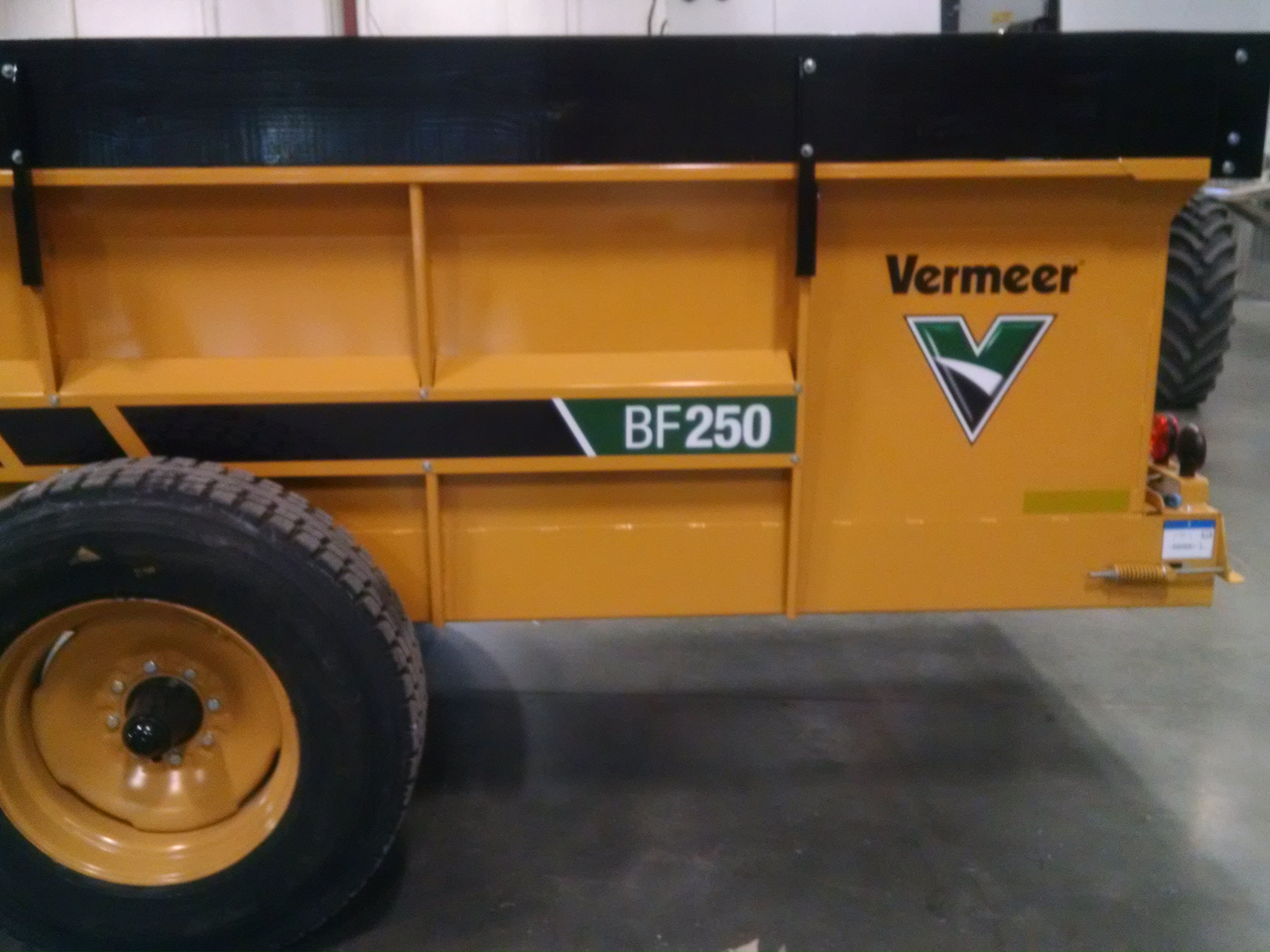 2022 Vermeer BF230 Feed Wagon