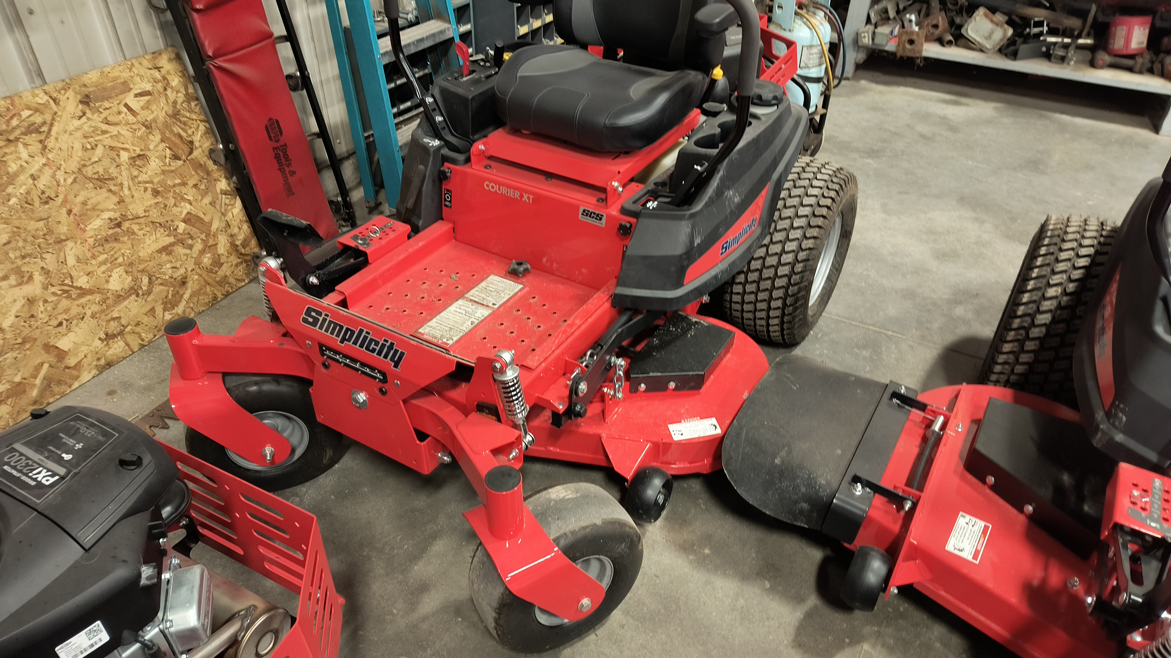 2023 Simplicity Courier XT 25 Mower/Zero Turn