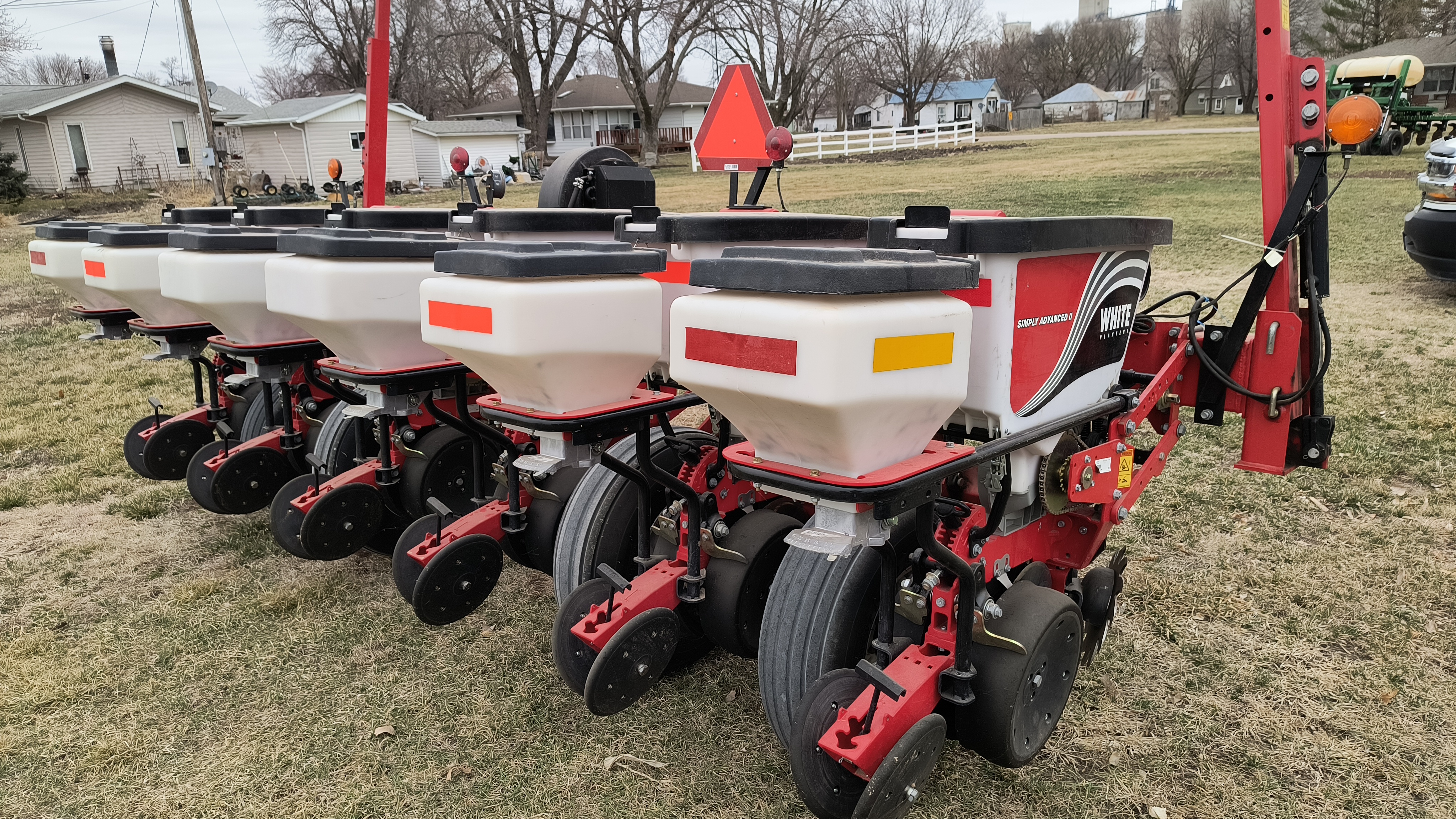 2021 White 9106 Planter