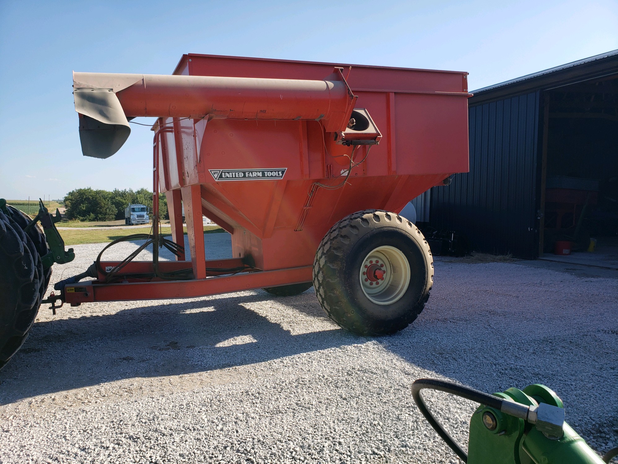 1985 United Farm Tools 500 Grain Cart