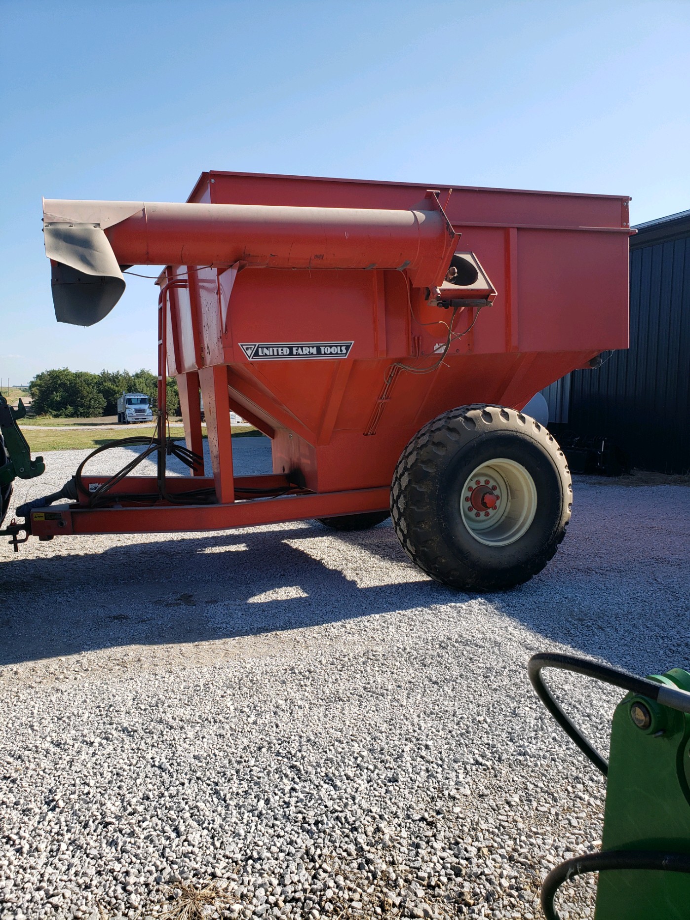 1985 United Farm Tools 500 Grain Cart