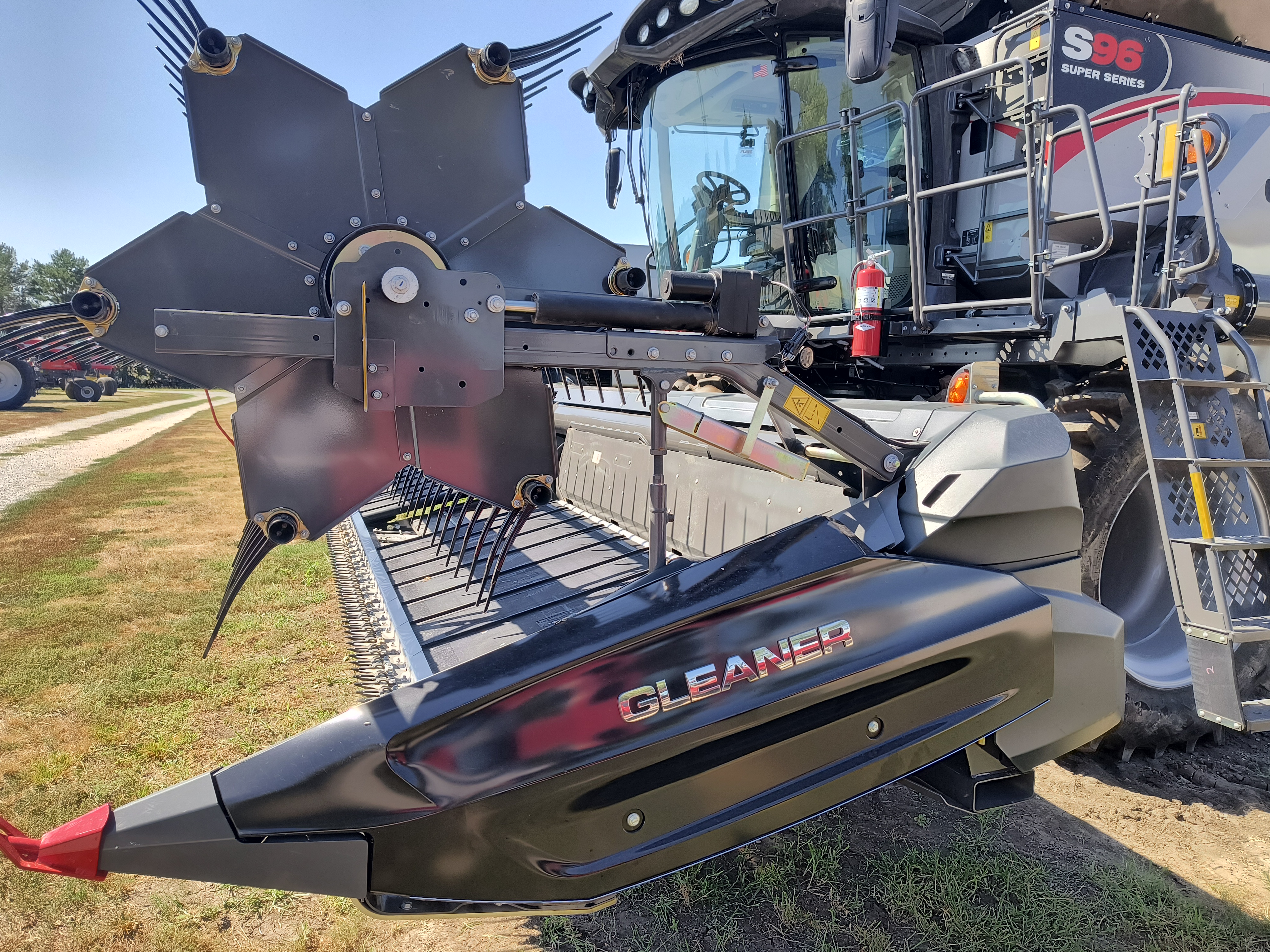 2024 Gleaner 9325 Header Draper Flex