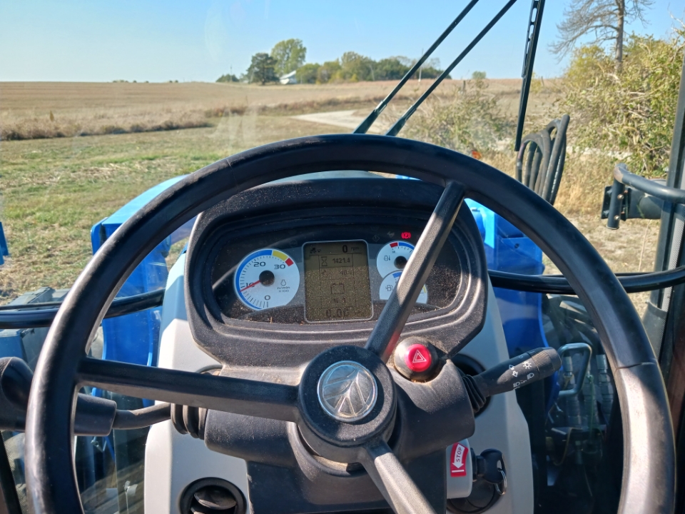 2015 New Holland T4-100 Tractor